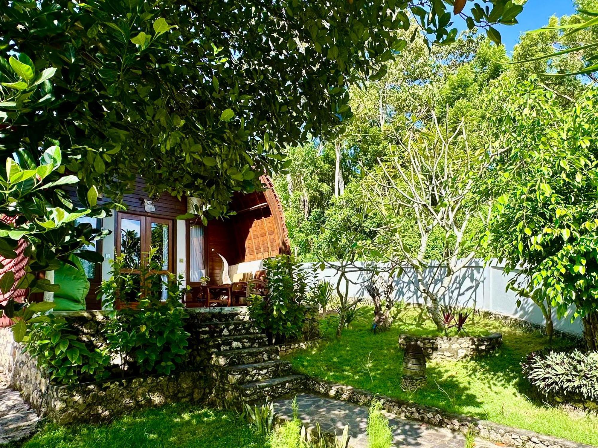 Jungle Paradise Batununggul Exterior photo