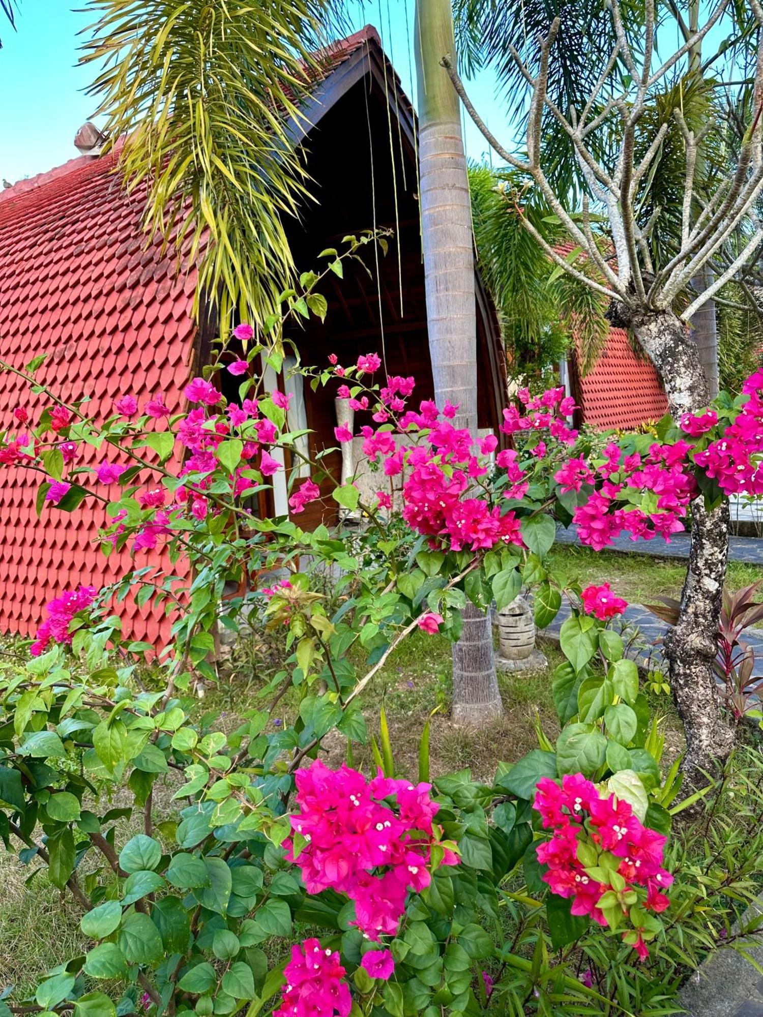 Jungle Paradise Batununggul Exterior photo